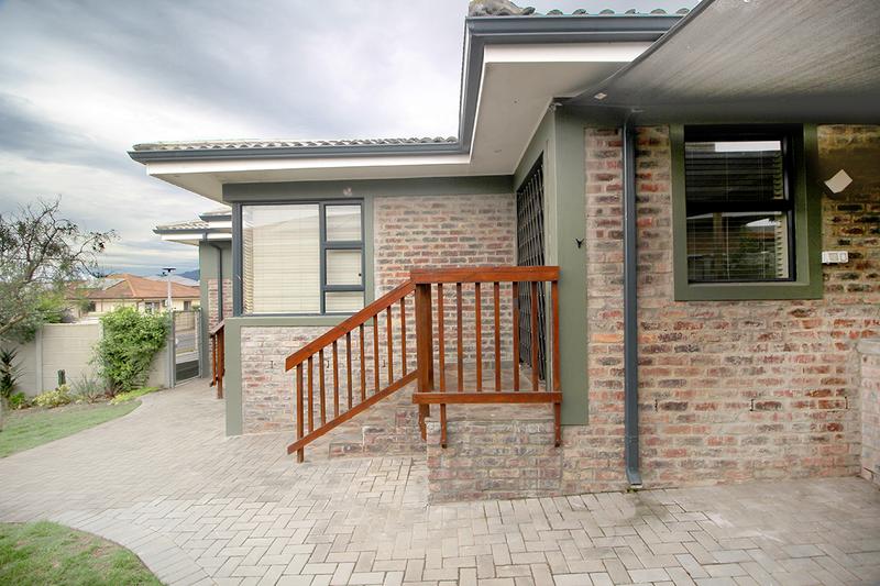 3 Bedroom Property for Sale in Reebok Western Cape